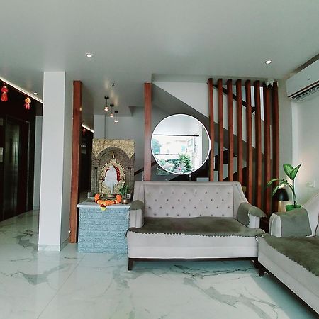 שירדי Hotel Sai Pratik, Newly Built Up, Complimentary Shuttle To The Temple מראה חיצוני תמונה