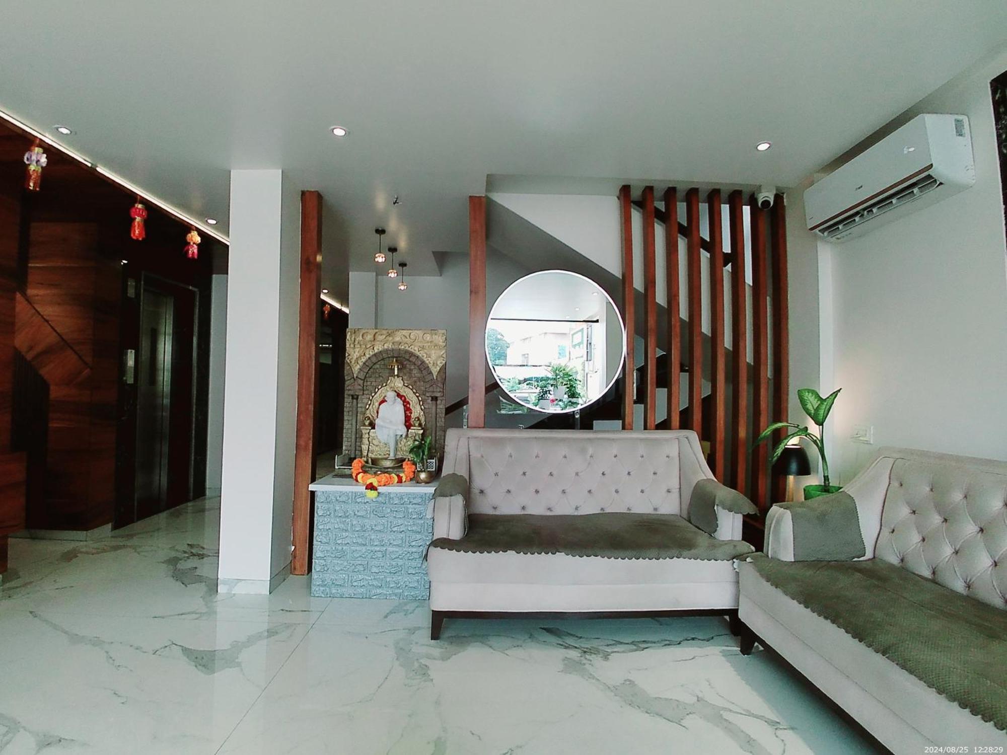 שירדי Hotel Sai Pratik, Newly Built Up, Complimentary Shuttle To The Temple מראה חיצוני תמונה