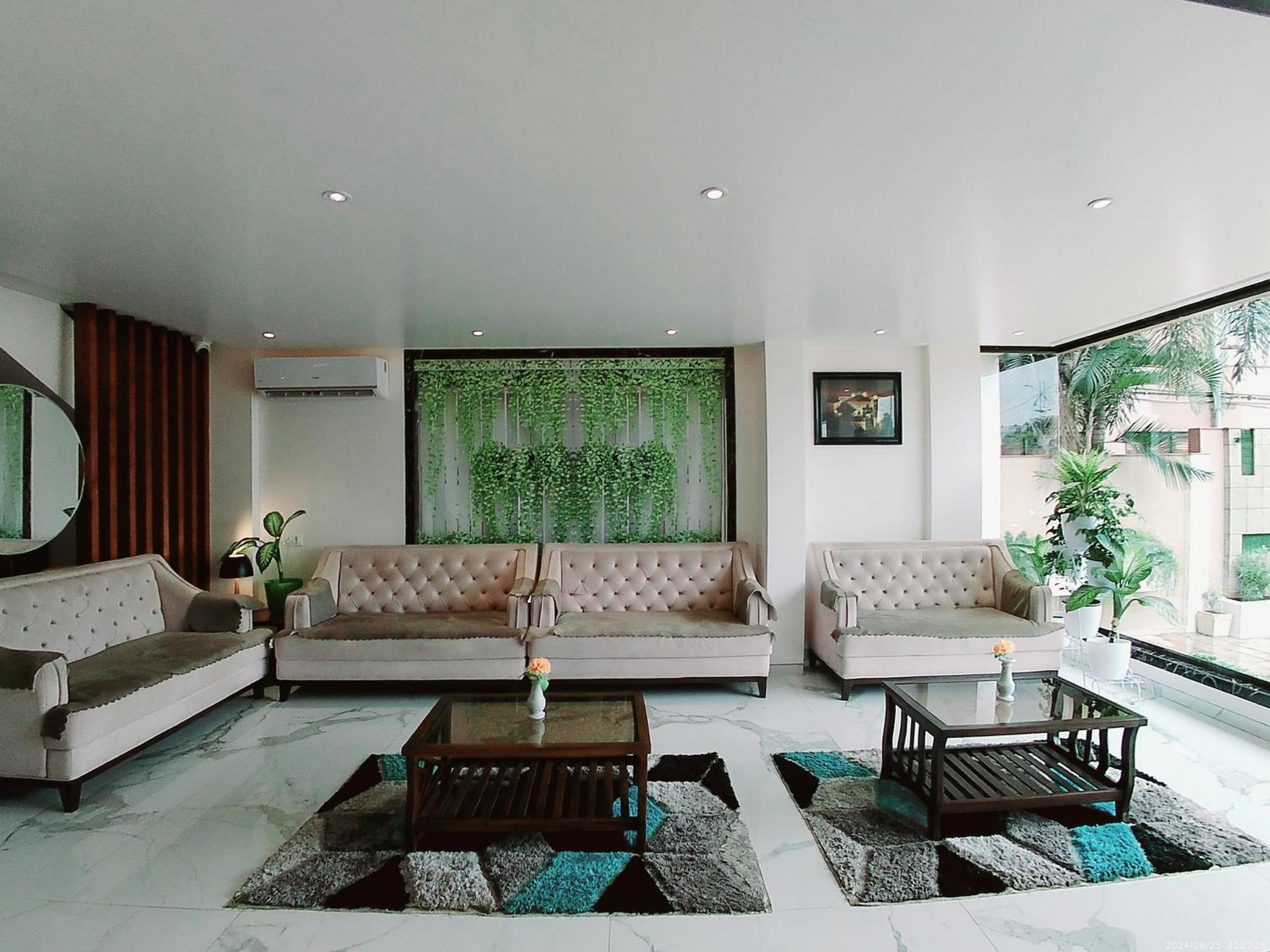 שירדי Hotel Sai Pratik, Newly Built Up, Complimentary Shuttle To The Temple מראה חיצוני תמונה